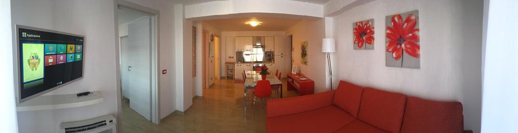 Baia Giardini Apartments Bagian luar foto